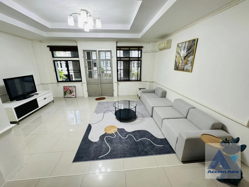 4  4 br Townhouse for rent and sale in Sukhumvit ,Bangkok BTS Phrom Phong at Chicha Castle AA39993