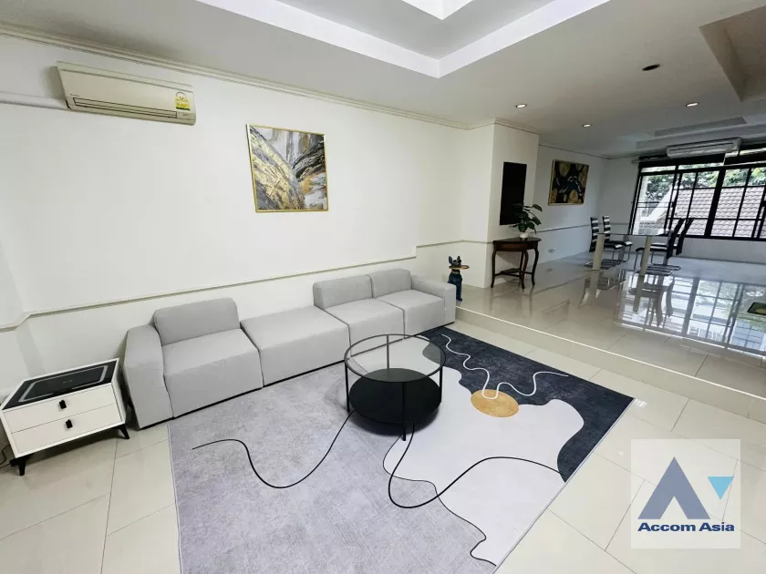 1  4 br Townhouse For Rent in Sukhumvit ,Bangkok BTS Phrom Phong at Chicha Castle AA39993