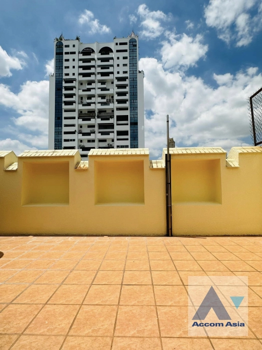 15  4 br Townhouse for rent and sale in Sukhumvit ,Bangkok BTS Phrom Phong at Chicha Castle AA39993