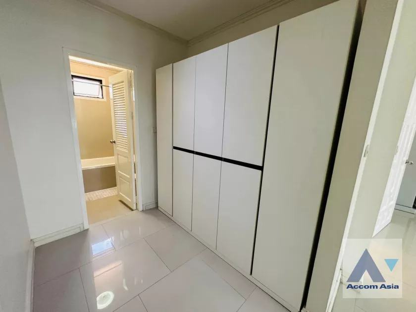 13  4 br Townhouse For Rent in Sukhumvit ,Bangkok BTS Phrom Phong at Chicha Castle AA39993