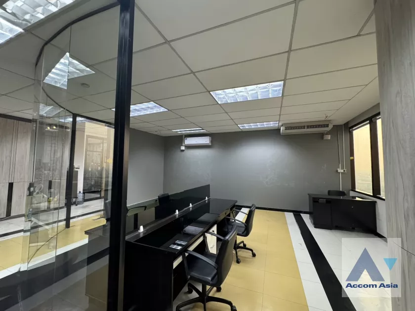 6  Office Space For Rent in Bangna ,Bangkok BTS Bang Na at Bangna Complex Office Tower AA39994
