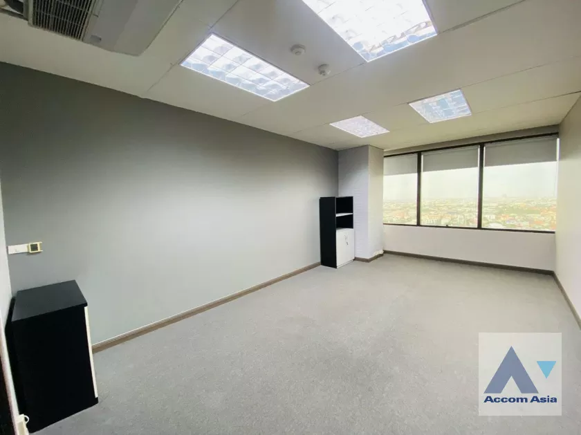 15  Office Space For Rent in Bang Na ,Bangkok BTS Bang Na at Bangna Complex Office Tower AA39994