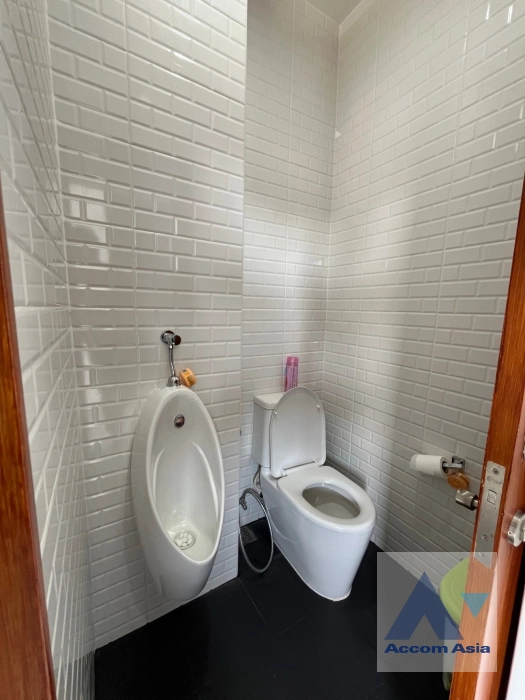 5  2 br Townhouse for rent and sale in Lat Phrao ,Bangkok MRT Sutthisan AA39995