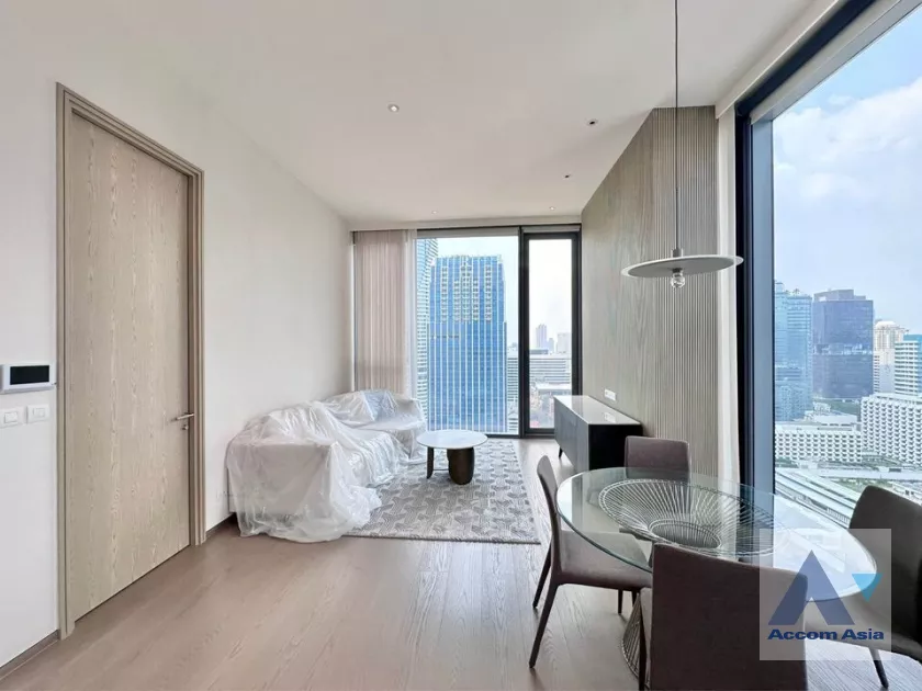  1 Bedroom  Condominium For Rent in Ploenchit, Bangkok  near BTS Chitlom (AA39998)