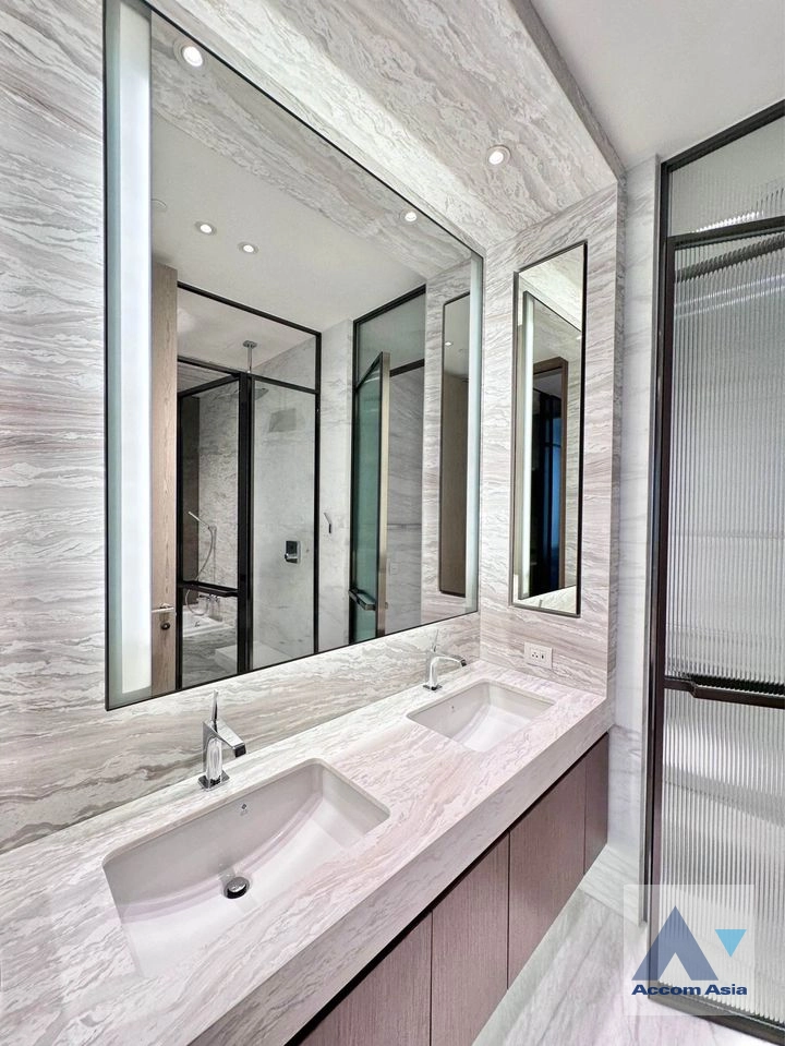 8  1 br Condominium For Rent in Ploenchit ,Bangkok BTS Chitlom at Scope Langsuan AA39998