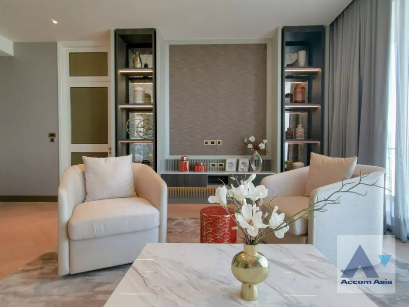 unit 6 Bedrooms  Condominium For Rent & Sale in Charoen Nakhon, Bangkok  near BTS Krung Thon Buri (AA40001)