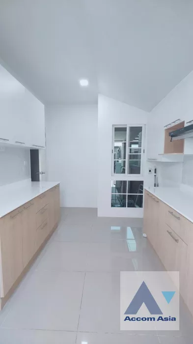 6  4 br House For Sale in Pattanakarn ,Bangkok  at Golden Neo Bangna-Suan Luang AA40002