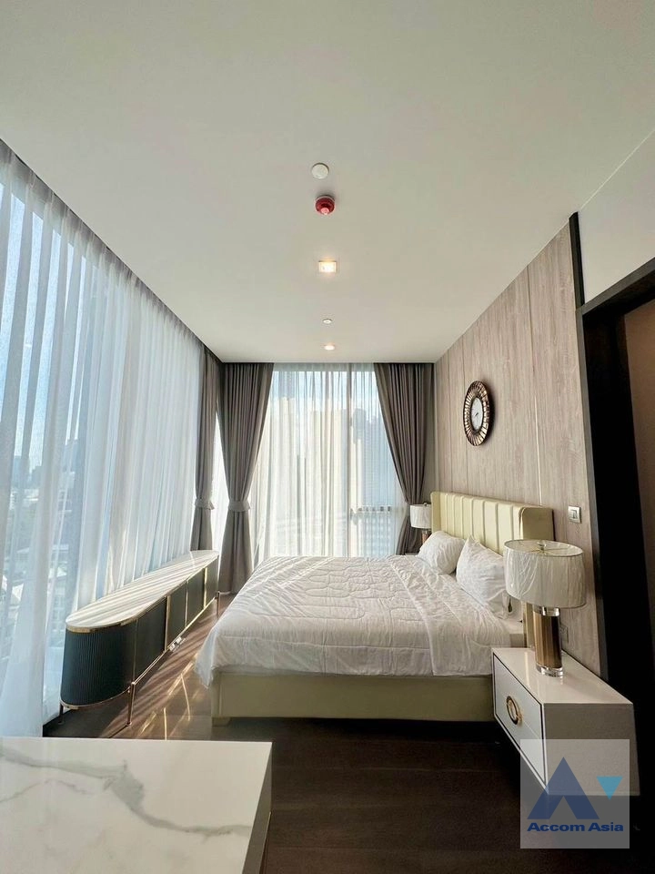 unit 3 Bedrooms  Condominium For Rent in Sukhumvit, Bangkok  near BTS Phrom Phong (AA40007)