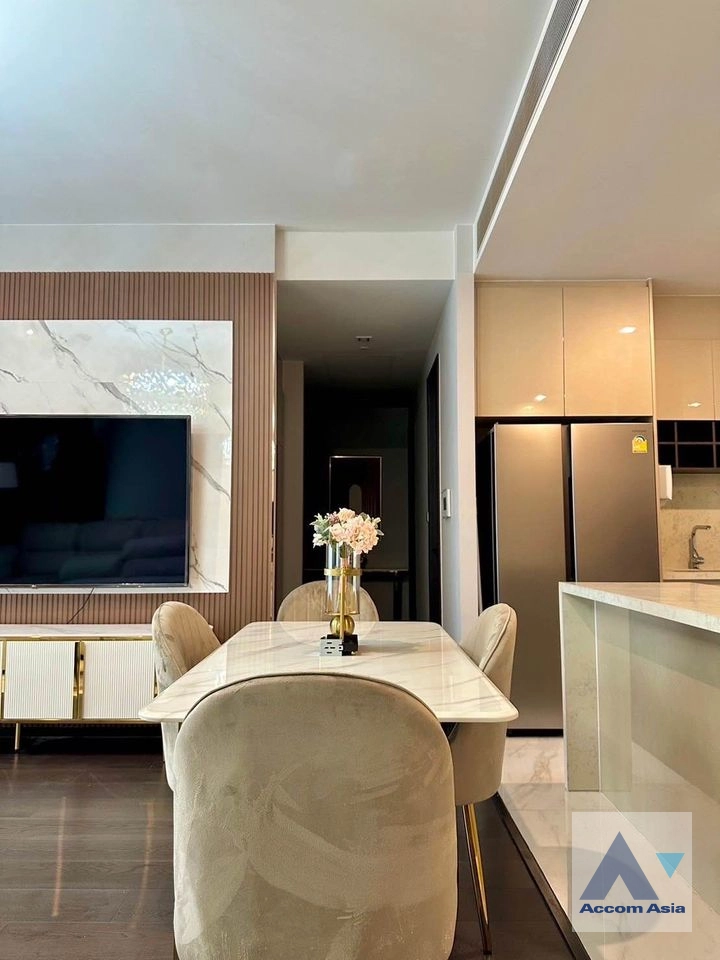 unit 3 Bedrooms  Condominium For Rent in Sukhumvit, Bangkok  near BTS Phrom Phong (AA40007)