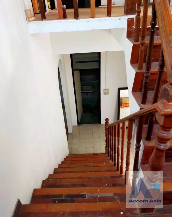 8  3 br House For Rent in sukhumvit ,Bangkok BTS On Nut AA40008