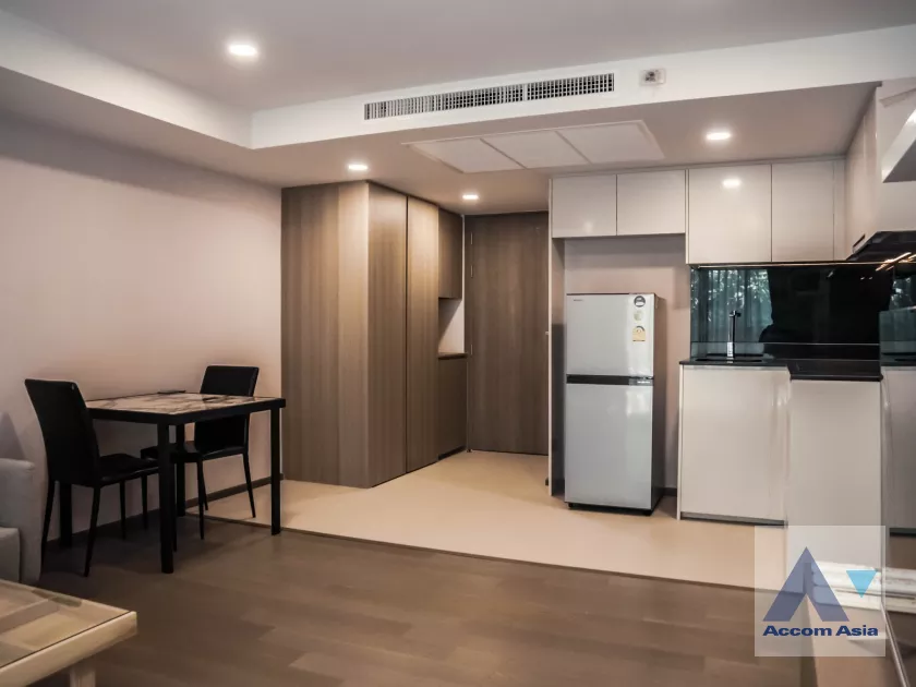unit 2 Bedrooms  Condominium For Rent in Ploenchit, Bangkok  near BTS National Stadium (AA40010)