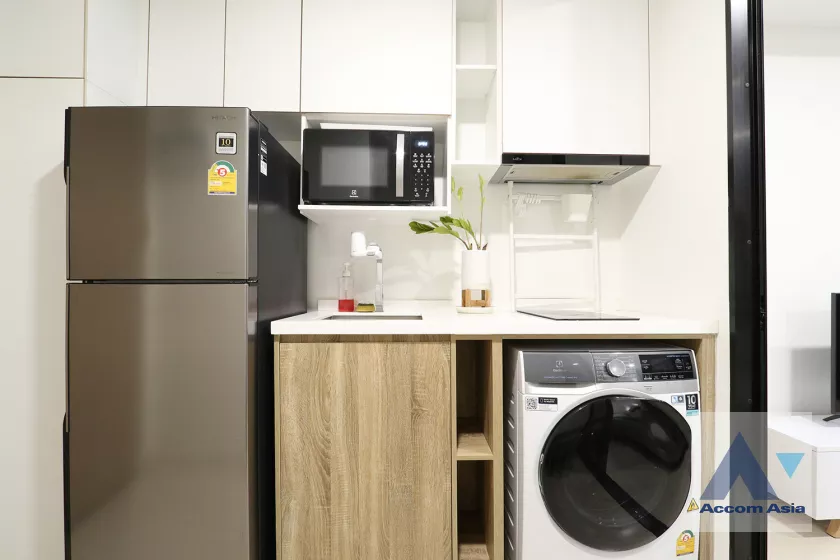 unit 1 Bedroom  Condominium For Sale in Sukhumvit, Bangkok  near BTS Ekkamai (AA40019)