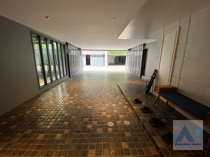 28  3 br House For Sale in Phaholyothin ,Bangkok BTS Ari at Super Luxury Private Residences AA40020