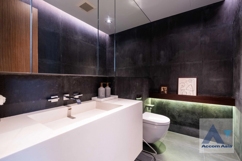 8  3 br House For Sale in Phaholyothin ,Bangkok BTS Ari at Super Luxury Private Residences AA40020