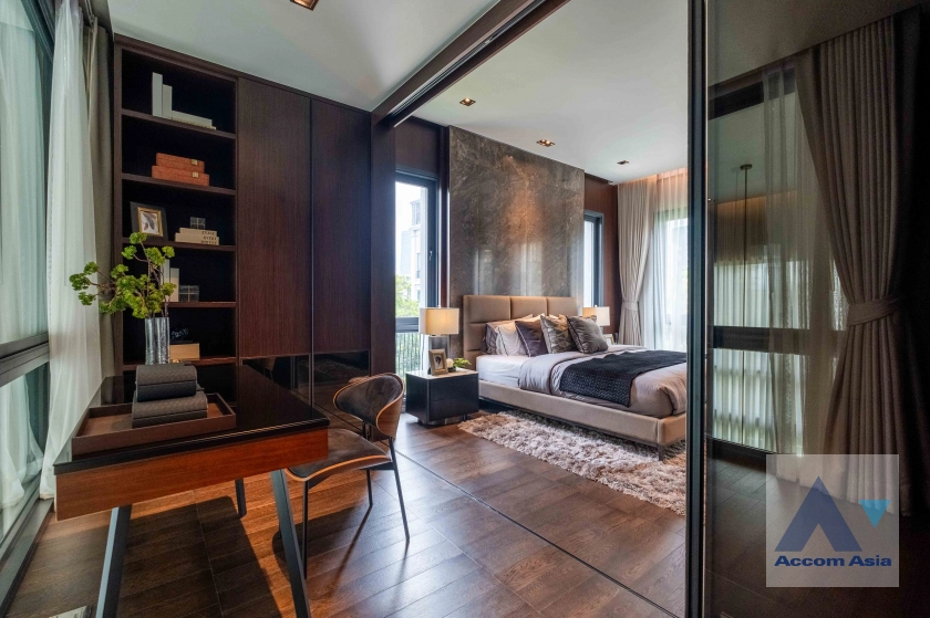 10  3 br House For Sale in Phaholyothin ,Bangkok BTS Ari at Super Luxury Private Residences AA40020