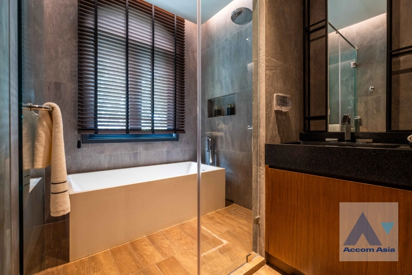 15  3 br House For Sale in Phaholyothin ,Bangkok BTS Ari at Super Luxury Private Residences AA40020