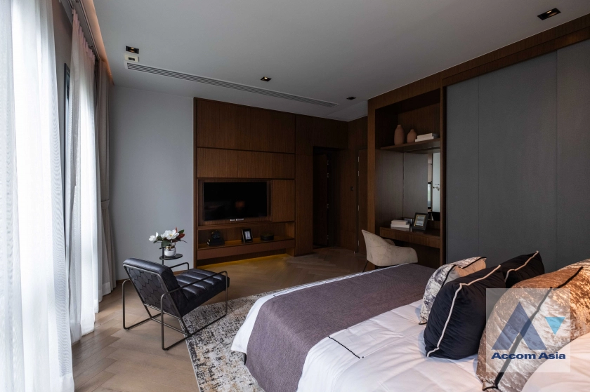 18  3 br House For Sale in Phaholyothin ,Bangkok BTS Ari at Super Luxury Private Residences AA40020