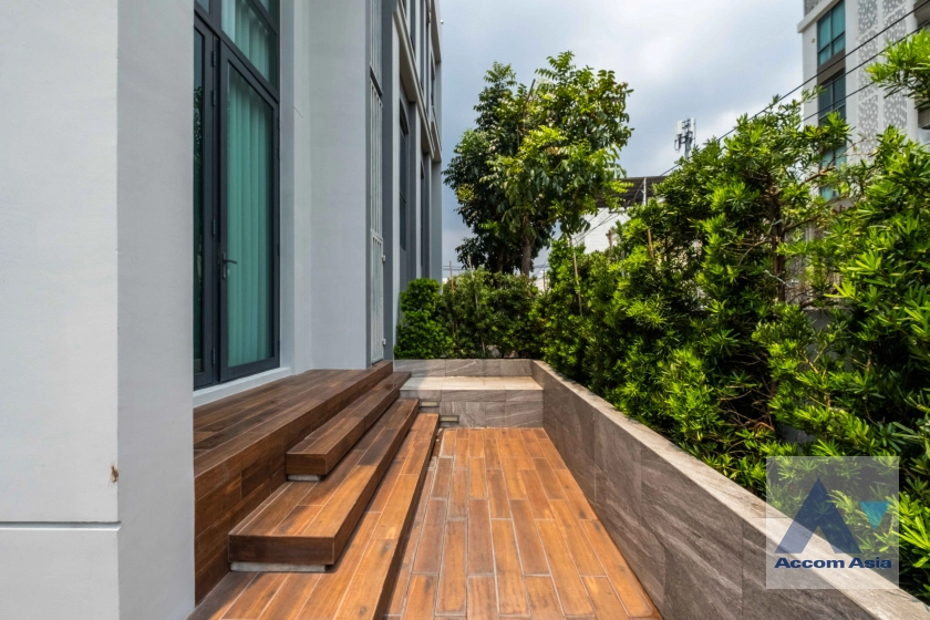 27  3 br House For Sale in Phaholyothin ,Bangkok BTS Ari at Super Luxury Private Residences AA40020