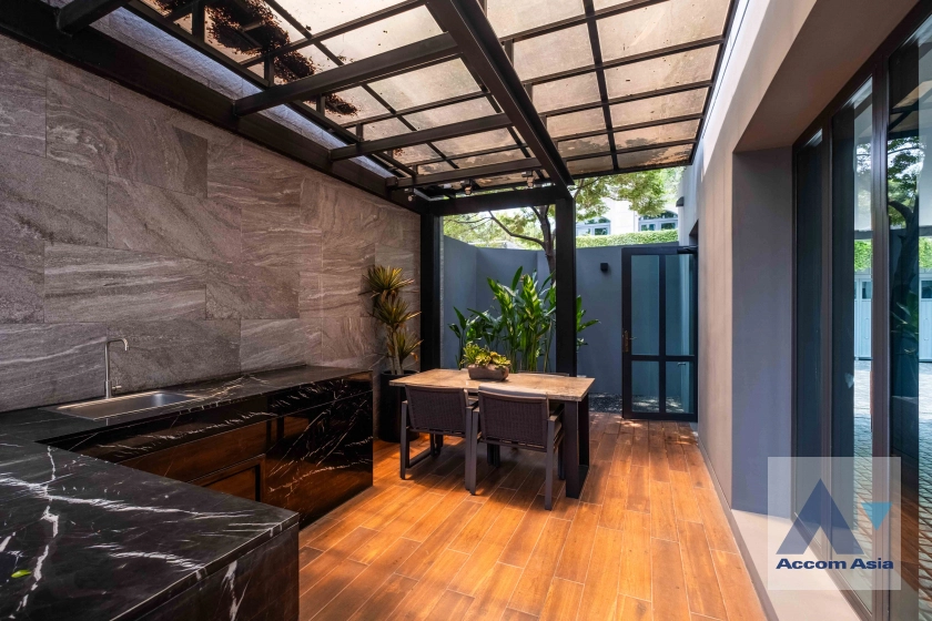 26  3 br House For Sale in Phaholyothin ,Bangkok BTS Ari at Super Luxury Private Residences AA40020