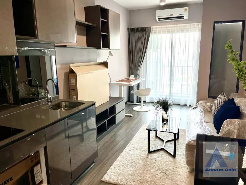 unit 1 Bedroom  Condominium For Rent in Silom, Bangkok  near BTS Sala Daeng - MRT Sam Yan (AA40025)