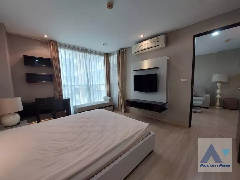  2 Bedrooms  Condominium For Sale in Phaholyothin, Bangkok  near BTS Ratchadamri (AA40026)