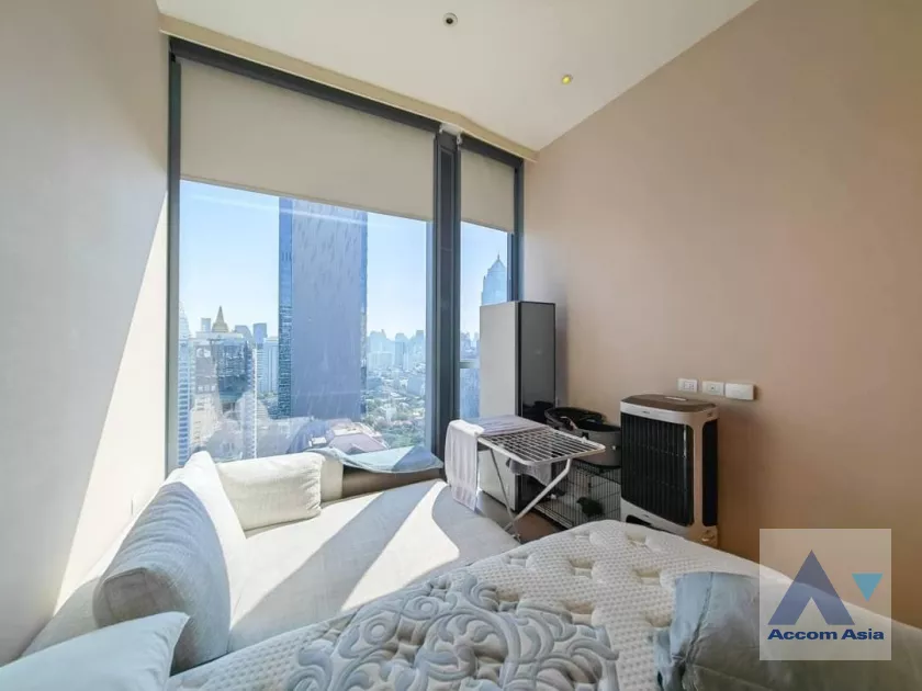 11  2 br Condominium For Sale in Ploenchit ,Bangkok BTS Chitlom at Scope Langsuan AA40029
