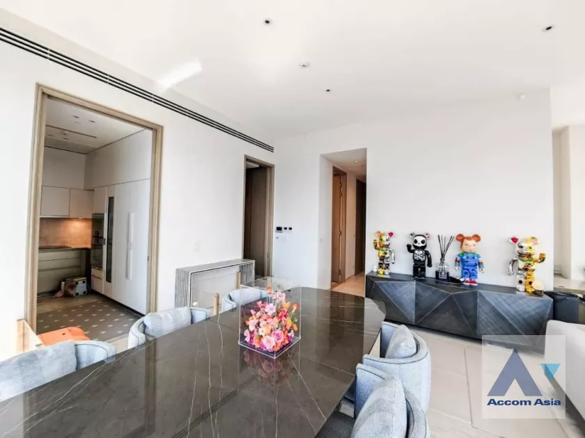 unit 2 Bedrooms  Condominium For Sale in Ploenchit, Bangkok  near BTS Chitlom (AA40029)