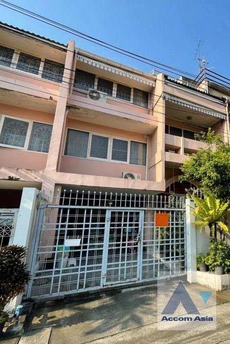  5 Bedrooms  Townhouse For Sale in Sukhumvit, Bangkok  near BTS Ekkamai (AA40036)