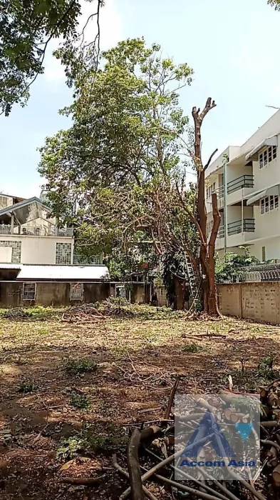 unit Land For Rent in Phaholyothin, Bangkok  near BTS Saphan-Kwai (AA40040)