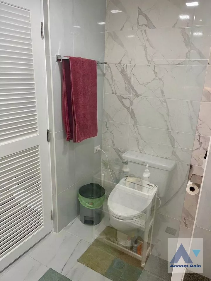 7  1 br Condominium For Sale in Sukhumvit ,Bangkok BTS Nana at Sukhumvit Suite AA40041