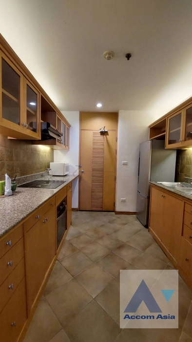 unitPet friendly |  2 Bedrooms  Apartment For Rent & Sale in Sathorn, Bangkok  near MRT Lumphini (AA40044)