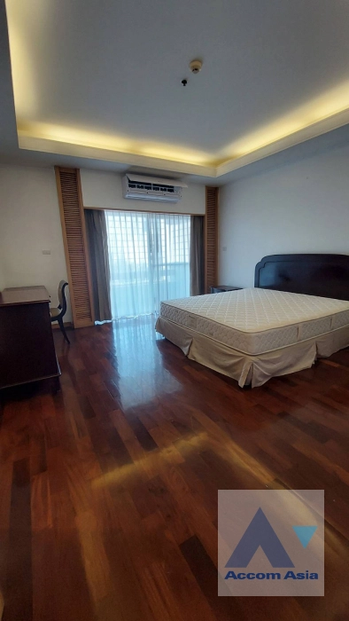  1  2 br Apartment for rent and sale in Sathorn ,Bangkok MRT Lumphini at Cozy and Convenient Apartment Near Garden Intl AA40044