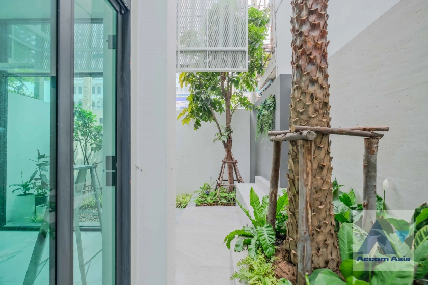 21  3 br House For Rent in Pattanakarn ,Bangkok ARL Ramkhamhaeng at Modern & Luxury House Phatthanakan AA40049