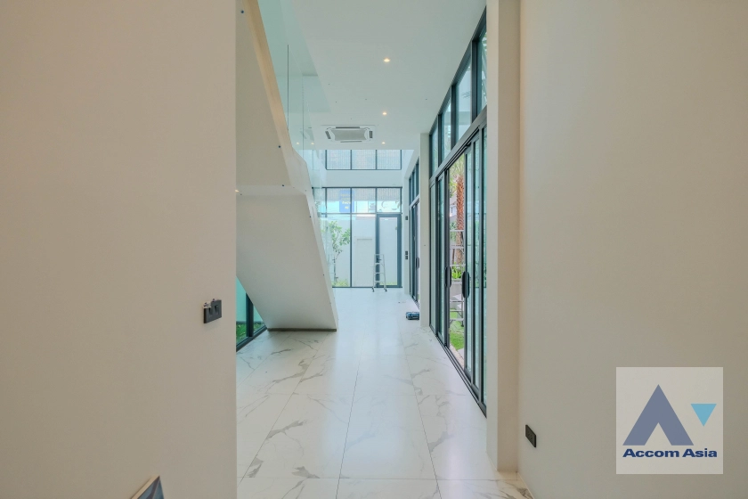 5  3 br House For Rent in Pattanakarn ,Bangkok ARL Ramkhamhaeng at Modern & Luxury House Phatthanakan AA40049