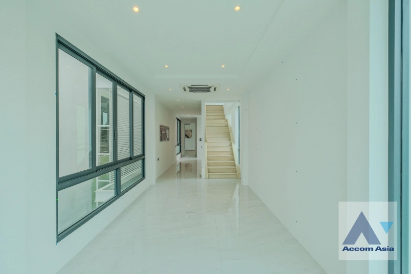 8  3 br House For Rent in Pattanakarn ,Bangkok ARL Ramkhamhaeng at Modern & Luxury House Phatthanakan AA40049