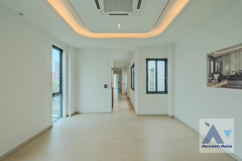 14  3 br House For Rent in Pattanakarn ,Bangkok ARL Ramkhamhaeng at Modern & Luxury House Phatthanakan AA40049