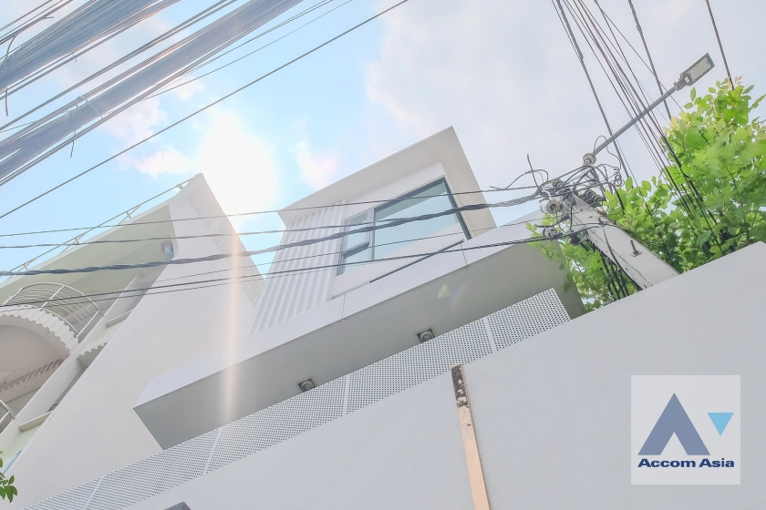 19  3 br House For Rent in Pattanakarn ,Bangkok ARL Ramkhamhaeng at Modern & Luxury House Phatthanakan AA40049