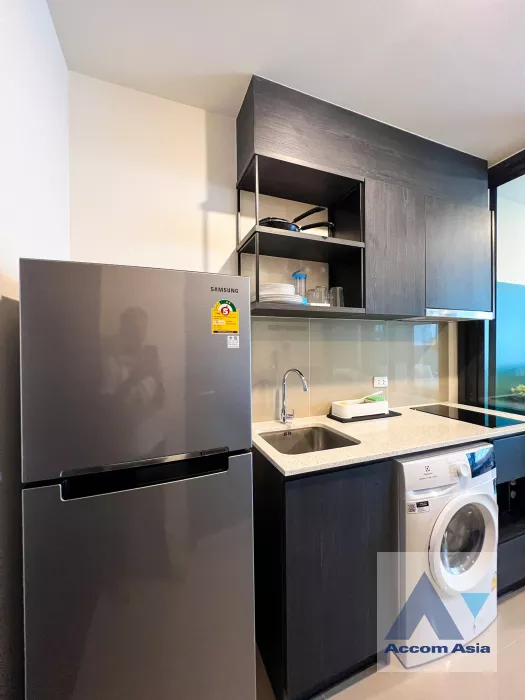 unit 1 Bedroom  Condominium For Rent & Sale in Ratchadaphisek, Bangkok  near MRT Sutthisan (AA40052)