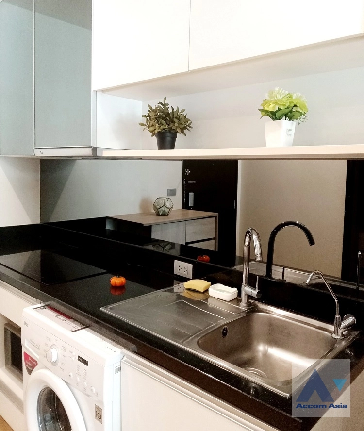 12  2 br Condominium for rent and sale in Sukhumvit ,Bangkok BTS Phra khanong at Sky Walk Condominium AA40053