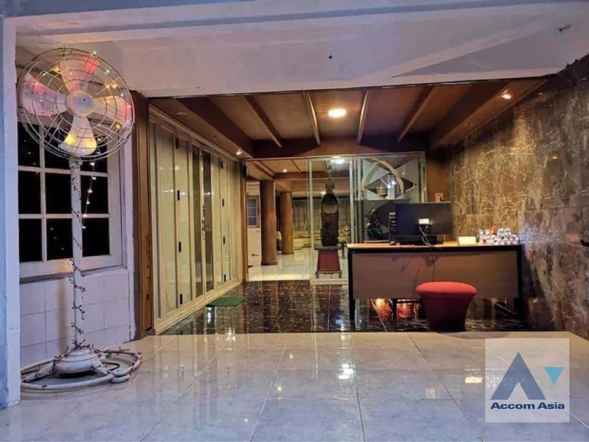5  5 br House For Sale in Sukhumvit ,Bangkok BTS Phra khanong AA40059