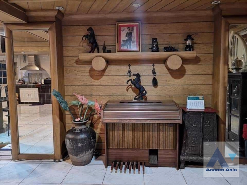 7  5 br House For Sale in Sukhumvit ,Bangkok BTS Phra khanong AA40059