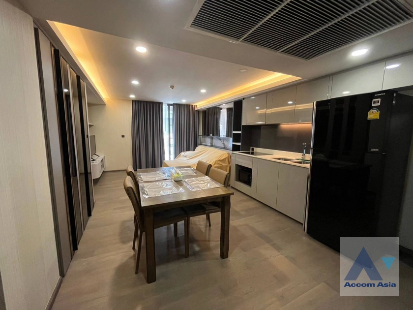 unit 2 Bedrooms  Condominium For Rent in Ploenchit, Bangkok  near BTS Ratchadamri - MRT Silom (AA40063)