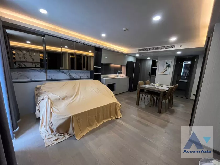  2 Bedrooms  Condominium For Rent in Ploenchit, Bangkok  near BTS Ratchadamri - MRT Silom (AA40063)