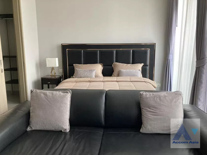 unit 1 Bedroom  Condominium For Rent in Ploenchit, Bangkok  near BTS Ploenchit (AA40064)