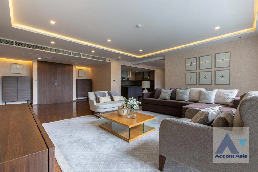 unitCozy luxury condo in prime Sathorn location (AA40066)