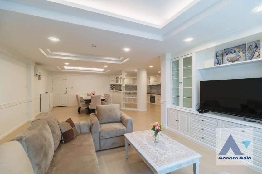  1  3 br Apartment For Rent in Sukhumvit ,Bangkok BTS Phrom Phong at Low-rise apartment, Walk 400m to BTS AA40067