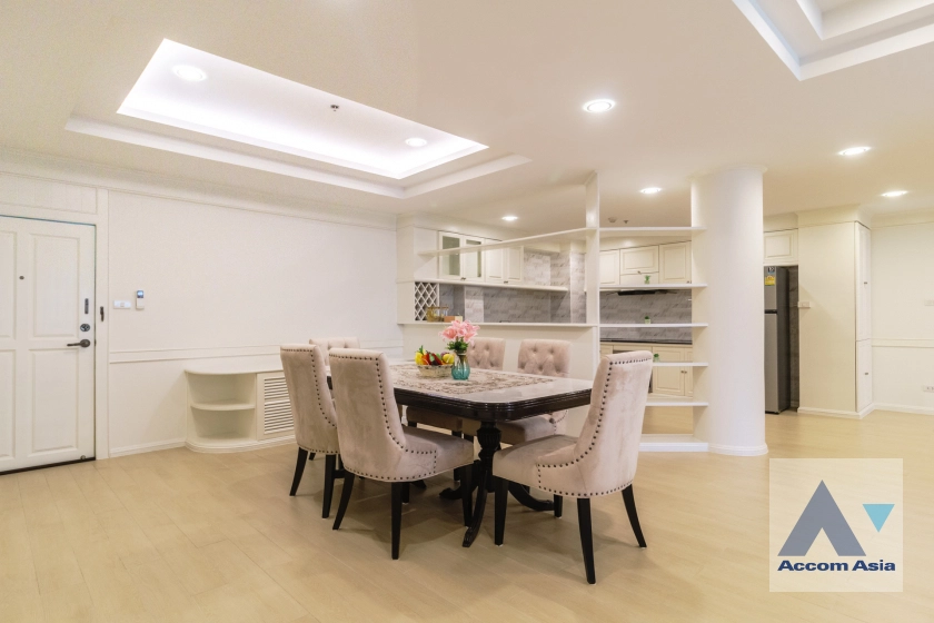 5  3 br Apartment For Rent in Sukhumvit ,Bangkok BTS Phrom Phong at Low-rise apartment, Walk 400m to BTS AA40067