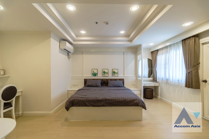 8  3 br Apartment For Rent in Sukhumvit ,Bangkok BTS Phrom Phong at Low-rise apartment, Walk 400m to BTS AA40067