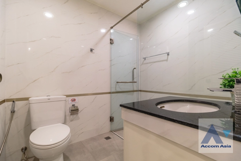 18  3 br Apartment For Rent in Sukhumvit ,Bangkok BTS Phrom Phong at Low-rise apartment, Walk 400m to BTS AA40067