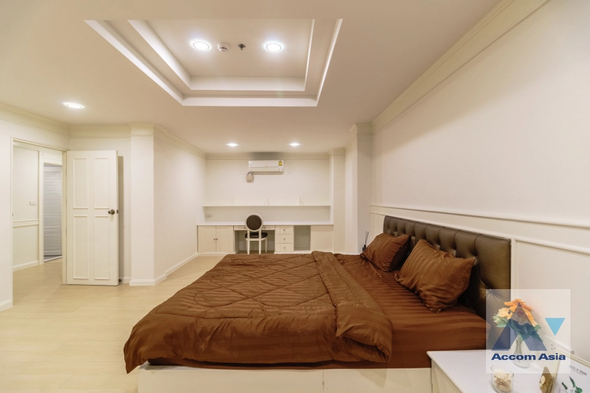 14  3 br Apartment For Rent in Sukhumvit ,Bangkok BTS Phrom Phong at Low-rise apartment, Walk 400m to BTS AA40067